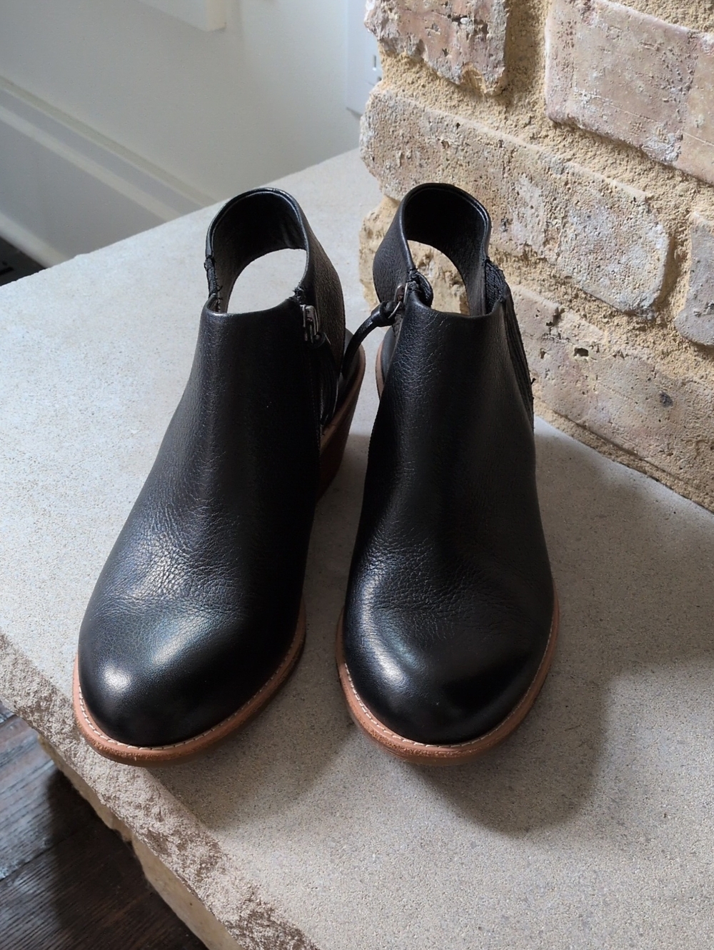 SOFFT I Arabia Black Leather Slingback Ankle Booties with Side Zipper, 9 Medium - Picture 2 of 16